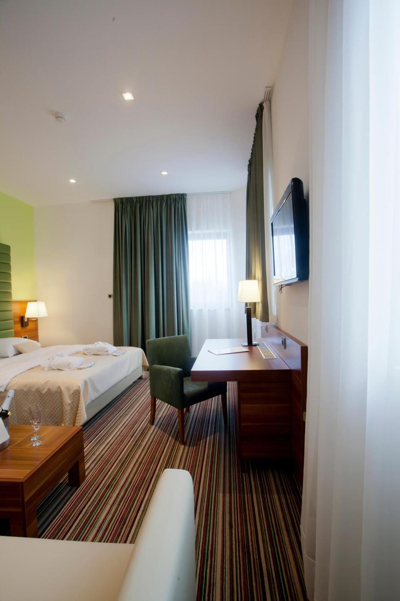 Hotel Sport Ivanic-Grad Luaran gambar